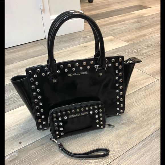 COPY - Fabulous Michael Kors patent bag and walle…